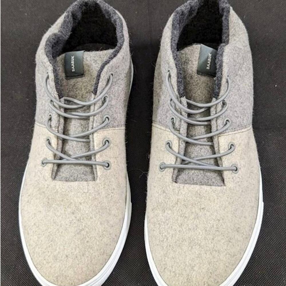 Men's Size 9 Baabuk Sky Wooler Casual Shoes NWOT